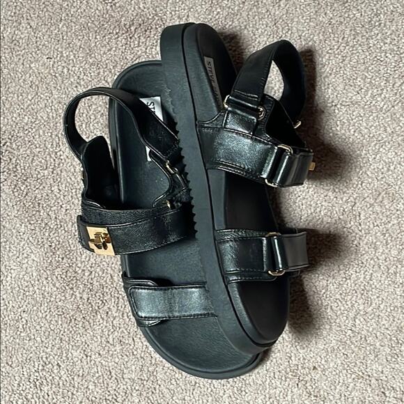 Steve Madden Adult Black Leather Sandals with Gold Hardware. 9 - Picture 3 of 5
